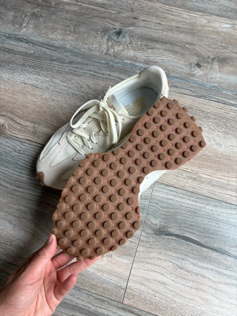New Balance 327 - Picture 3 of 3